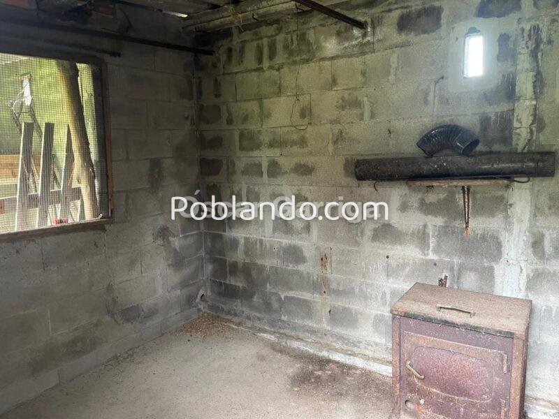 MAJESTUOSO INMUEBLE COMPUESTO DE VIVIENDA (247 m2) y FINCA (8611 m2), DENTRO DE UN CIERRE PERIMETRAL CON BASE DE HORMIGÓN. NEVES DE GRIXOA, SAN AMARO, OURENSE (SPAIN).