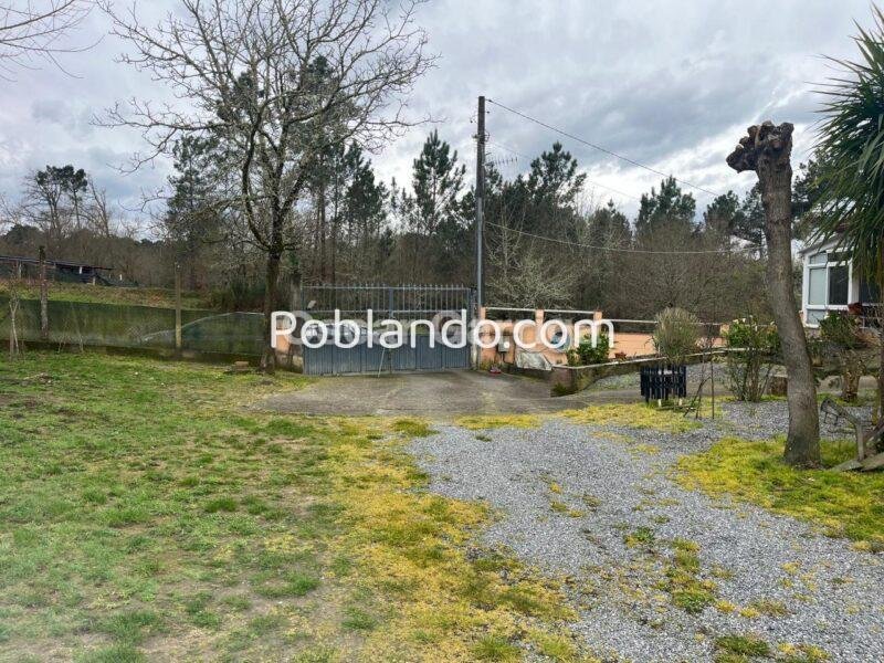 MAJESTUOSO INMUEBLE COMPUESTO DE VIVIENDA (247 m2) y FINCA (8611 m2), DENTRO DE UN CIERRE PERIMETRAL CON BASE DE HORMIGÓN. NEVES DE GRIXOA, SAN AMARO, OURENSE (SPAIN).