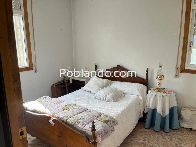 CASA EN LA N-525 (OURENSE/SANTIAGO), A 10 KM DE OURENSE, CON FINCA URBANA DE 3800 m2. CAMBEO, COLES, OURENSE (SPAIN).