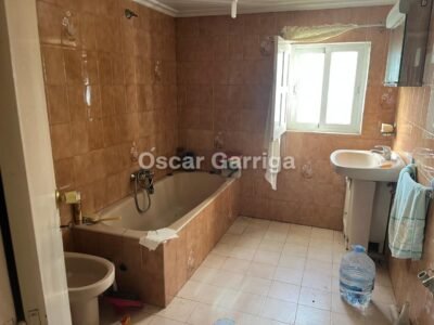CASA EN LA N-525 (OURENSE/SANTIAGO), A 10 KM DE OURENSE, CON FINCA URBANA DE 3800 m2. CAMBEO, COLES, OURENSE (SPAIN).