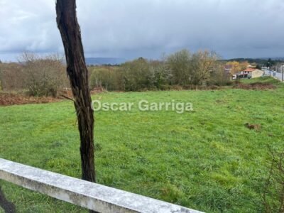 CASA EN LA N-525 (OURENSE/SANTIAGO), A 10 KM DE OURENSE, CON FINCA URBANA DE 3800 m2. CAMBEO, COLES, OURENSE (SPAIN).