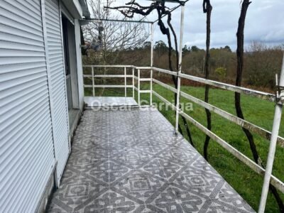 CASA EN LA N-525 (OURENSE/SANTIAGO), A 10 KM DE OURENSE, CON FINCA URBANA DE 3800 m2. CAMBEO, COLES, OURENSE (SPAIN).