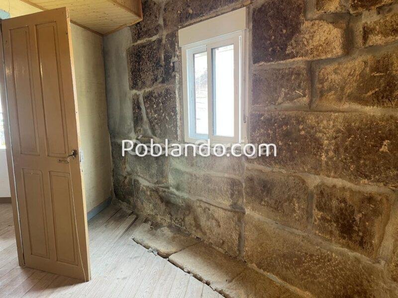 CASA RURAL GALLEGA CON BALCÓN A TODO SU LARGO Y MUCHOS METROS DE POSIBILIDADES. GONTÁN, SAN AMARO, OURENSE (SPAIN).
