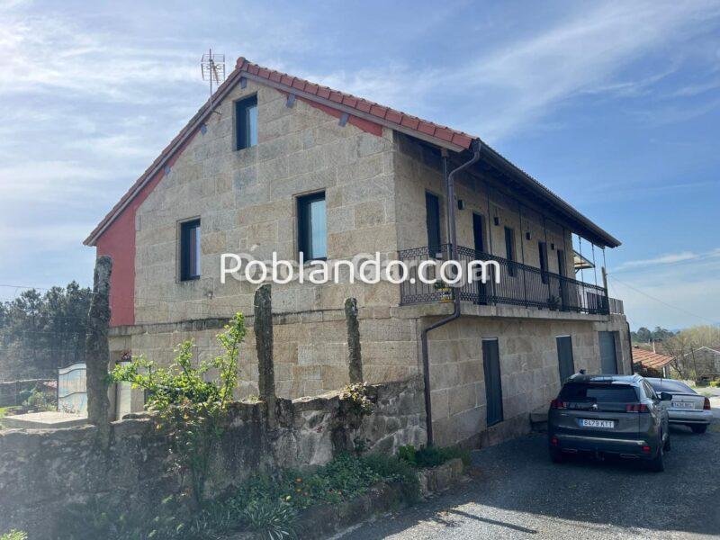 DELICIA DE CASA DE PUEBLO TRAS REFORMA INTEGRAL, 414 m2, CON JARDÍN Y CIERRE TOTAL PERIMETRAL. O BOLO, MASIDE, OURENSE (SPAIN).