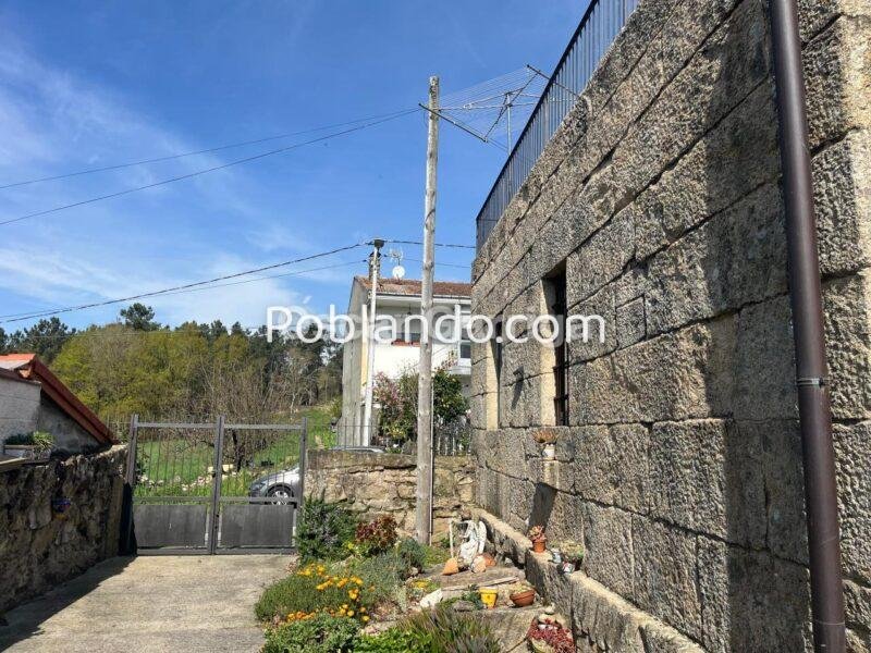 DELICIA DE CASA DE PUEBLO TRAS REFORMA INTEGRAL, 414 m2, CON JARDÍN Y CIERRE TOTAL PERIMETRAL. O BOLO, MASIDE, OURENSE (SPAIN).