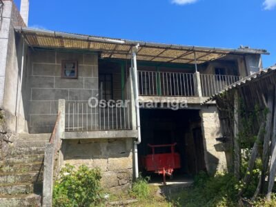 CASA DE PUEBLO DE 174 m2, CON FACHADAS A DOS CALLES, PIEDRA DEL PAÍS Y PATIO DE ENTRADA. O CRUCEIRO, SAN AMARO, OURENSE (SPAIN).