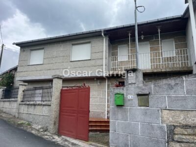 INMUEBLE DEL RURAL GALLEGO COMPUESTO POR DOS VIVIENDAS ADOSADAS y GARAJE COLINDANTE (298 m2). FREÁS, PUNXIN, OURENSE (SPAIN)