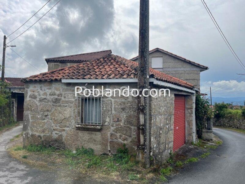 INMUEBLE DEL RURAL GALLEGO COMPUESTO POR DOS VIVIENDAS ADOSADAS y GARAJE COLINDANTE (298 m2). FREÁS, PUNXIN, OURENSE (SPAIN)