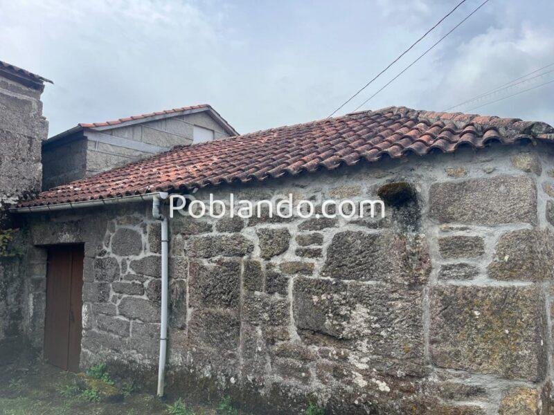 INMUEBLE DEL RURAL GALLEGO COMPUESTO POR DOS VIVIENDAS ADOSADAS y GARAJE COLINDANTE (298 m2). FREÁS, PUNXIN, OURENSE (SPAIN)