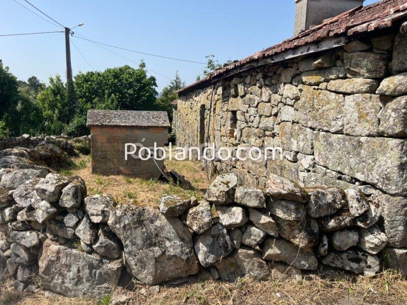 CONJUNTO INMOBILIARIO; VIVIENDA, DEPENDENCIAS AGRÍCOLAS y DOS FINCAS. ANSAMONDE, MASIDE, OURENSE (SPAIN).