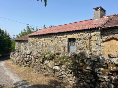 CONJUNTO INMOBILIARIO; VIVIENDA, DEPENDENCIAS AGRÍCOLAS y DOS FINCAS. ANSAMONDE, MASIDE, OURENSE (SPAIN).