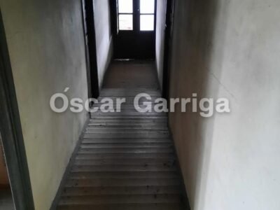 FANTÁSTICO CONJUNTO INMOBILIARIO; VIVIENDA, OTRAS DOS DEPENDENCIAS Y FINCA CON HÓRREO.