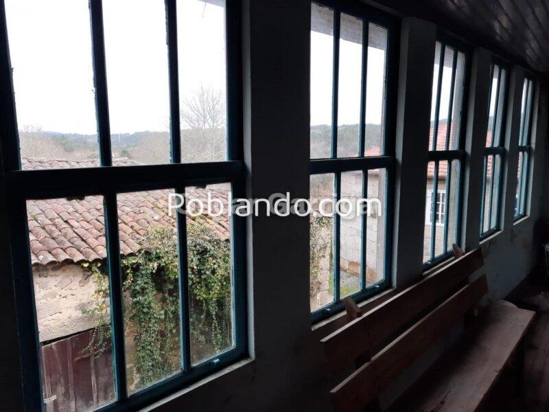FANTÁSTICO CONJUNTO INMOBILIARIO; VIVIENDA, OTRAS DOS DEPENDENCIAS Y FINCA CON HÓRREO.