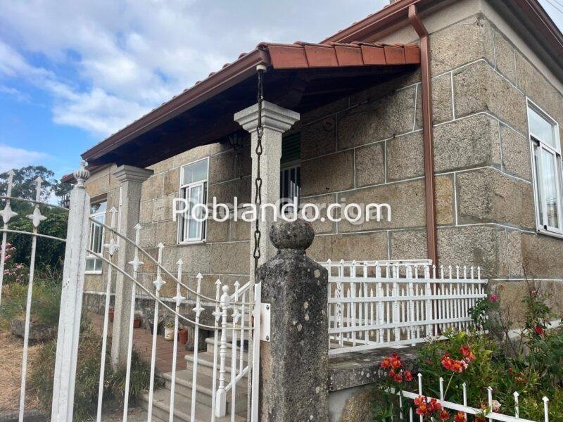 FANTÁSTICA CASA DE PIEDRA Y PLANTA BAJA (107 m2), CON FINCA COLINDANTE DE 1.200 m2. COTELAS, PIÑOR, OURENSE (SPAIN).