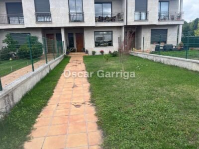 JOYAZA GALAICA; ADOSADO COMPUESTO POR SÓTANO; DOS PLANTAS Y BAJO CUBIERTA; TOTALMENTE AMUEBLADOS CON CALIDAD Y BUEN GUSTO. CAMBEO, COLES, OURENSE (SPAIN).