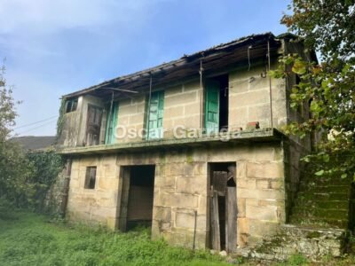 ENORME POTENCIAL DE ESTE INMUEBLE DEL RURAL QUE NECESITA REFORMA INTEGRAL EN SU INTERIOR Y TEJADO. CUENTA CON PATIO DELANTERO Y OTRAS DOS FINCAS COLINDANTES. A TORRE DE LOEDA, PIÑOR, OURENSE (SPAIN).