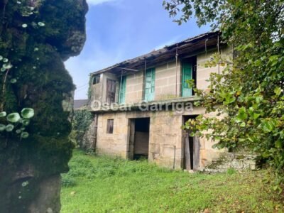 ENORME POTENCIAL DE ESTE INMUEBLE DEL RURAL QUE NECESITA REFORMA INTEGRAL EN SU INTERIOR Y TEJADO. CUENTA CON PATIO DELANTERO Y OTRAS DOS FINCAS COLINDANTES. A TORRE DE LOEDA, PIÑOR, OURENSE (SPAIN).