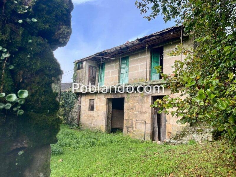 ENORME POTENCIAL DE ESTE INMUEBLE DEL RURAL QUE NECESITA REFORMA INTEGRAL EN SU INTERIOR Y TEJADO. CUENTA CON PATIO DELANTERO Y OTRAS DOS FINCAS COLINDANTES. A TORRE DE LOEDA, PIÑOR, OURENSE (SPAIN).