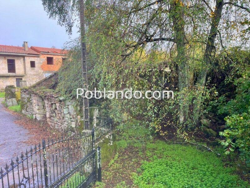ENORME POTENCIAL DE ESTE INMUEBLE DEL RURAL QUE NECESITA REFORMA INTEGRAL EN SU INTERIOR Y TEJADO. CUENTA CON PATIO DELANTERO Y OTRAS DOS FINCAS COLINDANTES. A TORRE DE LOEDA, PIÑOR, OURENSE (SPAIN).
