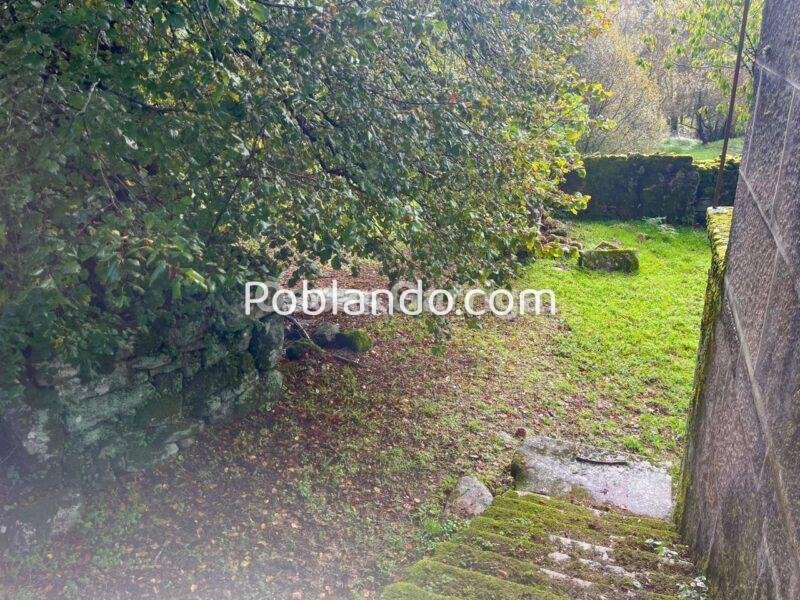 ENORME POTENCIAL DE ESTE INMUEBLE DEL RURAL QUE NECESITA REFORMA INTEGRAL EN SU INTERIOR Y TEJADO. CUENTA CON PATIO DELANTERO Y OTRAS DOS FINCAS COLINDANTES. A TORRE DE LOEDA, PIÑOR, OURENSE (SPAIN).