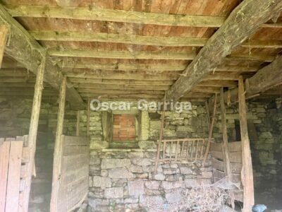 ENORME POTENCIAL DE ESTE INMUEBLE DEL RURAL QUE NECESITA REFORMA INTEGRAL EN SU INTERIOR Y TEJADO. CUENTA CON PATIO DELANTERO Y OTRAS DOS FINCAS COLINDANTES. A TORRE DE LOEDA, PIÑOR, OURENSE (SPAIN).