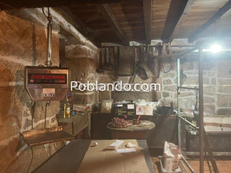 CASA DE PUEBLO, CON PATIO, POZO Y GALPÓN INDEPENDIENTE. DACÓN, MASIDE, OURENSE.