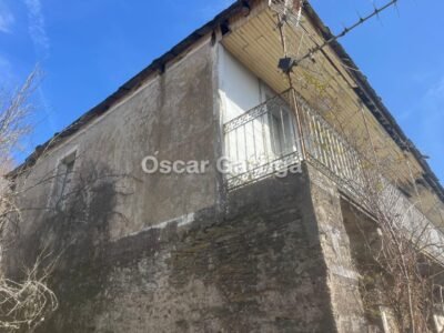 PRECIOSA CASA DEL RURAL PARA REFORMAR, CON FINCA, PATIO Y DOS HÓRREOS. GABIÁN, BOBORÁS (OURENSE).