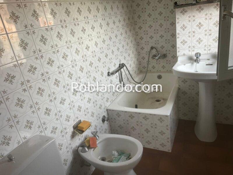CASA DE PUEBLO CON INMUEBLES ANEXOS, UBICADA A 10 MINUTOS DE OURENSE CAPITAL. O PEREIRO DE AGUIAR (OURENSE).