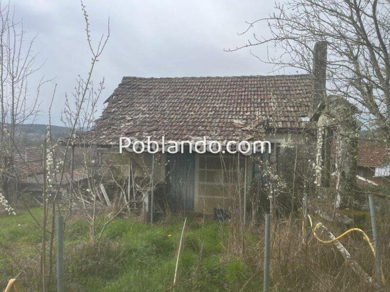 FANTÁSTICO POTENCIAL DE ESTA CASA DEL RURAL GALLEGO PARA RESTAURAR DESDE SU ESTRUCTURA. CANGUES, O IRIXO (OURENSE).