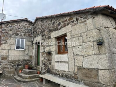 FANTÁSTICA PROPIEDAD COMPUESTA DE VIVIENDA, CAPILLA, PAJAR, HÓRREO,... DENTRO DE UNA FINCA DE 20.000 M2. CHANTADA, LUGO (SPAIN)