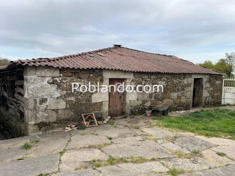 FANTÁSTICA PROPIEDAD COMPUESTA DE VIVIENDA, CAPILLA, PAJAR, HÓRREO,... DENTRO DE UNA FINCA DE 20.000 M2. CHANTADA, LUGO (SPAIN)
