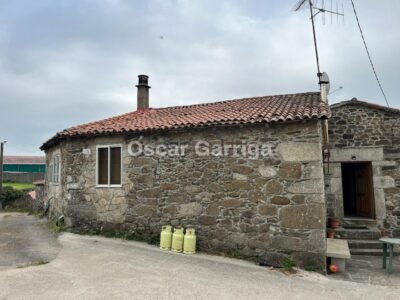 FANTÁSTICA PROPIEDAD COMPUESTA DE VIVIENDA, CAPILLA, PAJAR, HÓRREO,... DENTRO DE UNA FINCA DE 20.000 M2. CHANTADA, LUGO (SPAIN)