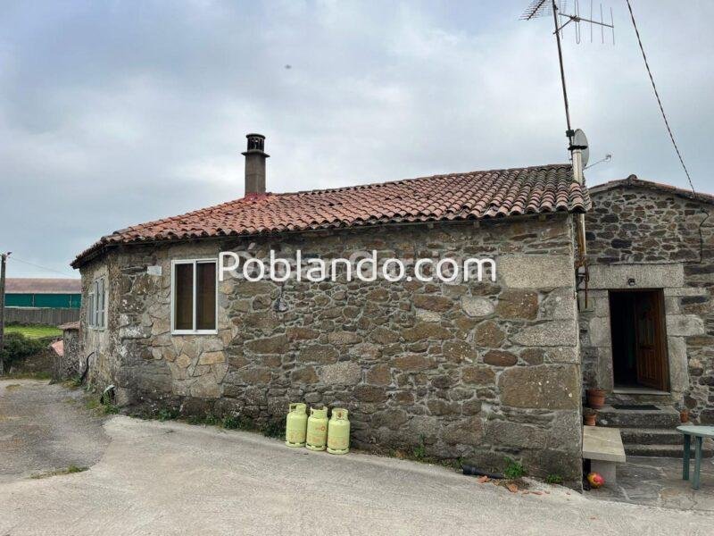 FANTÁSTICA PROPIEDAD COMPUESTA DE VIVIENDA, CAPILLA, PAJAR, HÓRREO,... DENTRO DE UNA FINCA DE 20.000 M2. CHANTADA, LUGO (SPAIN)
