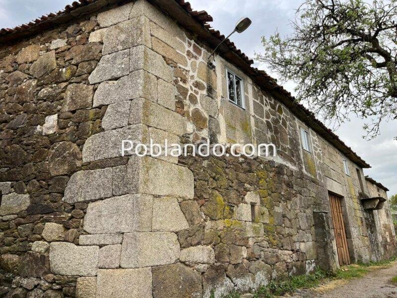 FANTÁSTICA PROPIEDAD COMPUESTA DE VIVIENDA, CAPILLA, PAJAR, HÓRREO,... DENTRO DE UNA FINCA DE 20.000 M2. CHANTADA, LUGO (SPAIN)