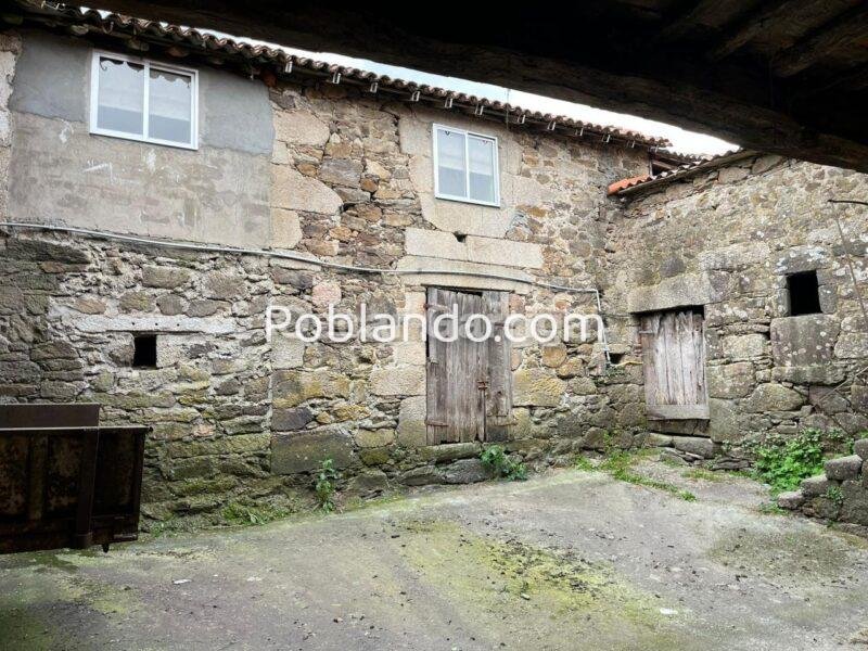 FANTÁSTICA PROPIEDAD COMPUESTA DE VIVIENDA, CAPILLA, PAJAR, HÓRREO,... DENTRO DE UNA FINCA DE 20.000 M2. CHANTADA, LUGO (SPAIN)