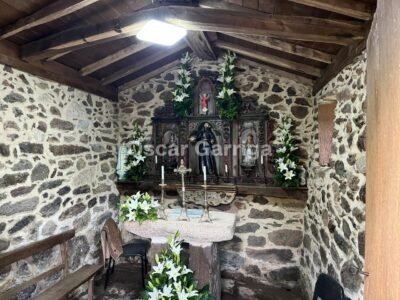 FANTÁSTICA PROPIEDAD COMPUESTA DE VIVIENDA, CAPILLA, PAJAR, HÓRREO,... DENTRO DE UNA FINCA DE 20.000 M2. CHANTADA, LUGO (SPAIN)