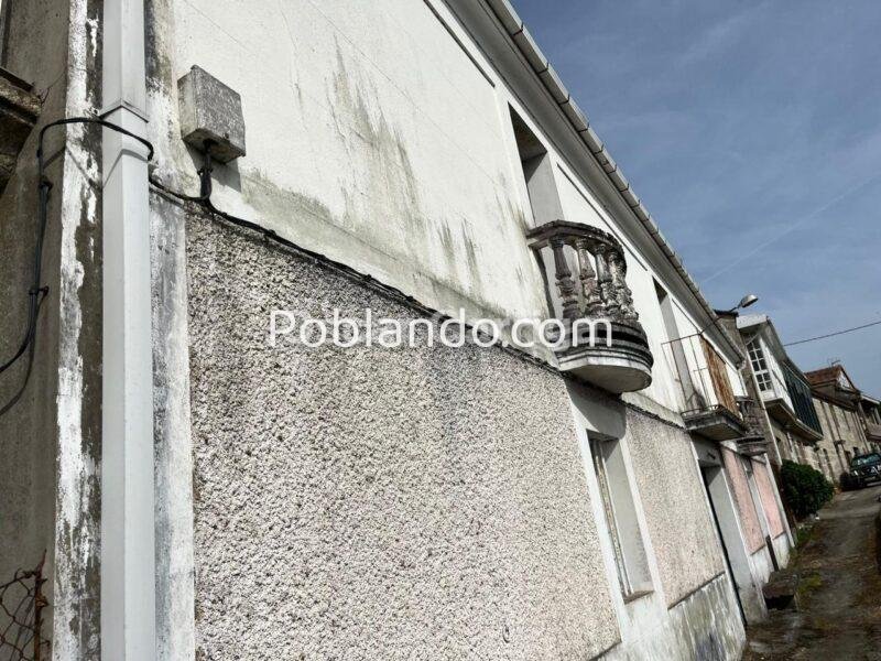 ENORME POTENCIAL DE ESTE INMUEBLE COMPUESTO POR VIVIENDA Y FINCA CERRADA CON POZO, HÓRREO Y PALOMAR. Carballeda, Piñor, Ourense (Spain).