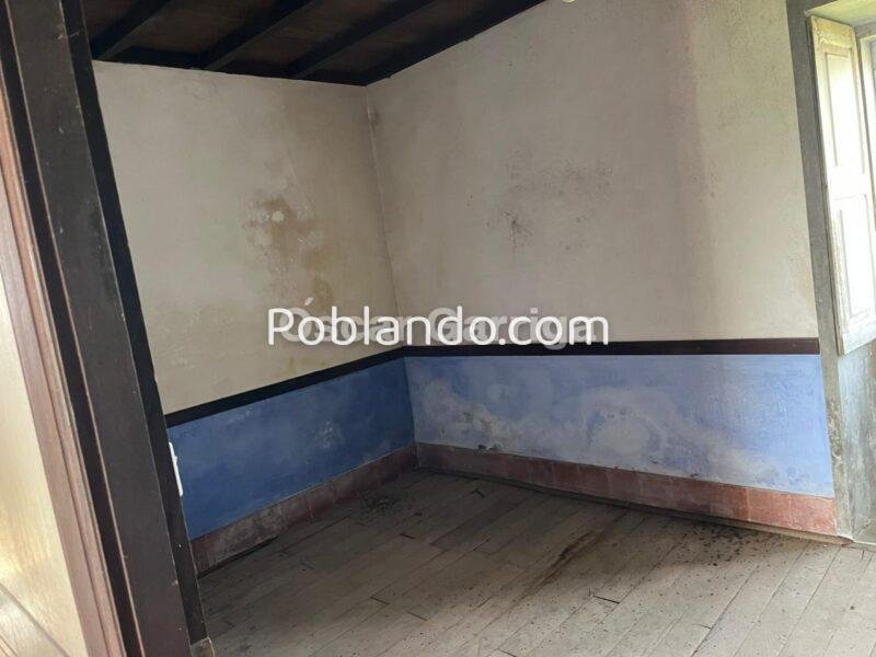 ENORME POTENCIAL DE ESTE INMUEBLE COMPUESTO POR VIVIENDA Y FINCA CERRADA CON POZO, HÓRREO Y PALOMAR. Carballeda, Piñor, Ourense (Spain).
