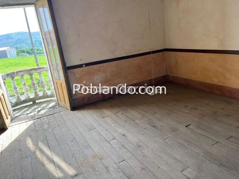 ENORME POTENCIAL DE ESTE INMUEBLE COMPUESTO POR VIVIENDA Y FINCA CERRADA CON POZO, HÓRREO Y PALOMAR. Carballeda, Piñor, Ourense (Spain).