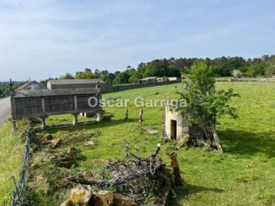 ENORME POTENCIAL DE ESTE INMUEBLE COMPUESTO POR VIVIENDA Y FINCA CERRADA CON POZO, HÓRREO Y PALOMAR. Carballeda, Piñor, Ourense (Spain).