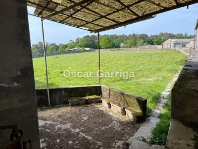 ENORME POTENCIAL DE ESTE INMUEBLE COMPUESTO POR VIVIENDA Y FINCA CERRADA CON POZO, HÓRREO Y PALOMAR. Carballeda, Piñor, Ourense (Spain).