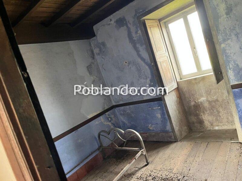 ENORME POTENCIAL DE ESTE INMUEBLE COMPUESTO POR VIVIENDA Y FINCA CERRADA CON POZO, HÓRREO Y PALOMAR. Carballeda, Piñor, Ourense (Spain).