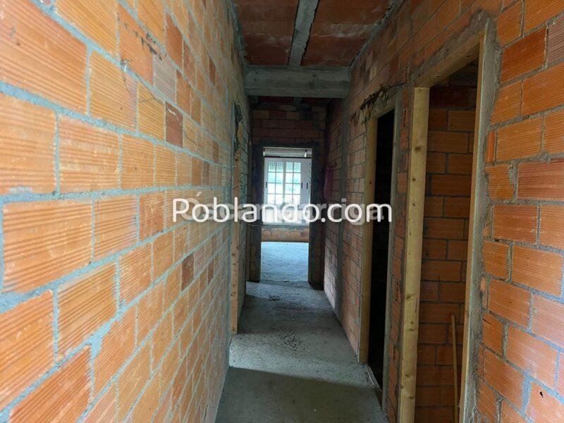CASA PARA FINALIZAR, CON ESTRUCTURA, DIVISIONES REALIZADAS Y TEJADO EN PERFECTO ESTADO. TAMALLANCOS, VILLAMARÍN (OURENSE)