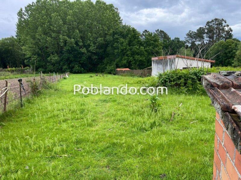 CASA DEL RURAL, CON FORJADO DE HORMIGÓN Y FINCA COLINDANTE, A SOLO 2 KM DE O CARBALLIÑO.