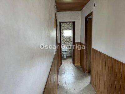 CASA DEL RURAL, CON FORJADO DE HORMIGÓN Y FINCA COLINDANTE, A SOLO 2 KM DE O CARBALLIÑO.