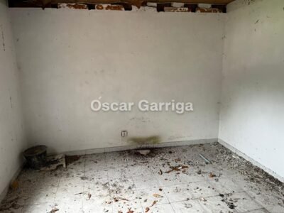 CASA DEL RURAL, CON FORJADO DE HORMIGÓN Y FINCA COLINDANTE, A SOLO 2 KM DE O CARBALLIÑO.