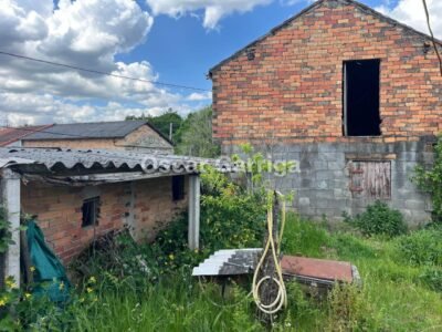 INMUEBLE COMPUESTO POR VIVIENDA, GALPONES Y FINCAS CONTIGUAS, A 4 KM DE O CARBALLIÑO. SAA, SEOANE, CARBALLIÑO (OURENSE).