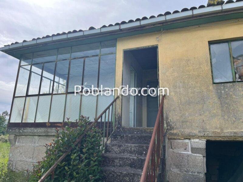 CASA DE PUEBLO (200 M2), CON FINCA DE 800 M2 A POCOS MINUTOS DE OURENSE. BOUZAS, VILLAMARÍN (OURENSE).