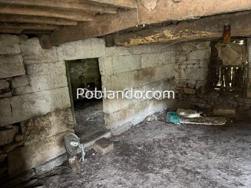 CASA DE PUEBLO (200 M2), CON FINCA DE 800 M2 A POCOS MINUTOS DE OURENSE. BOUZAS, VILLAMARÍN (OURENSE).