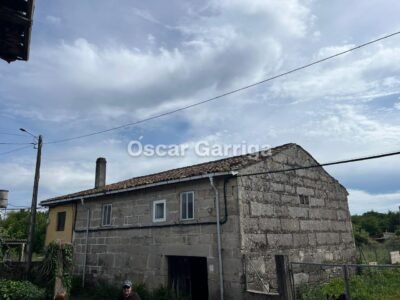 CASA DE PUEBLO (200 M2), CON FINCA DE 800 M2 A POCOS MINUTOS DE OURENSE. BOUZAS, VILLAMARÍN (OURENSE).